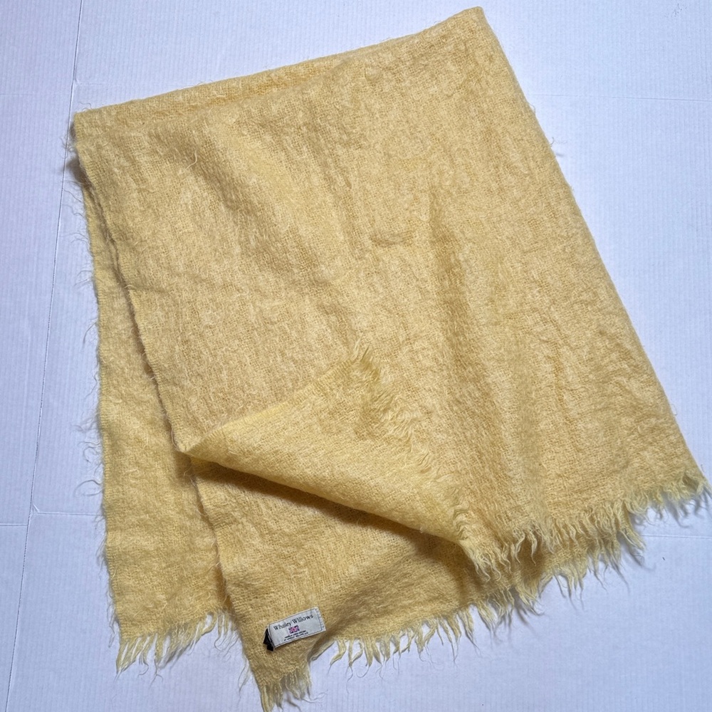 WHITLEY WILLOWS Butter Yellow Fringed Mohair Blanket Scarf Small Throw 46"x56"‎